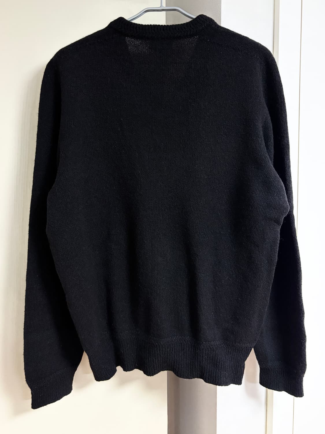 20fw 르메르 심리스 브이넥 스웨터 블랙 상품이미지5