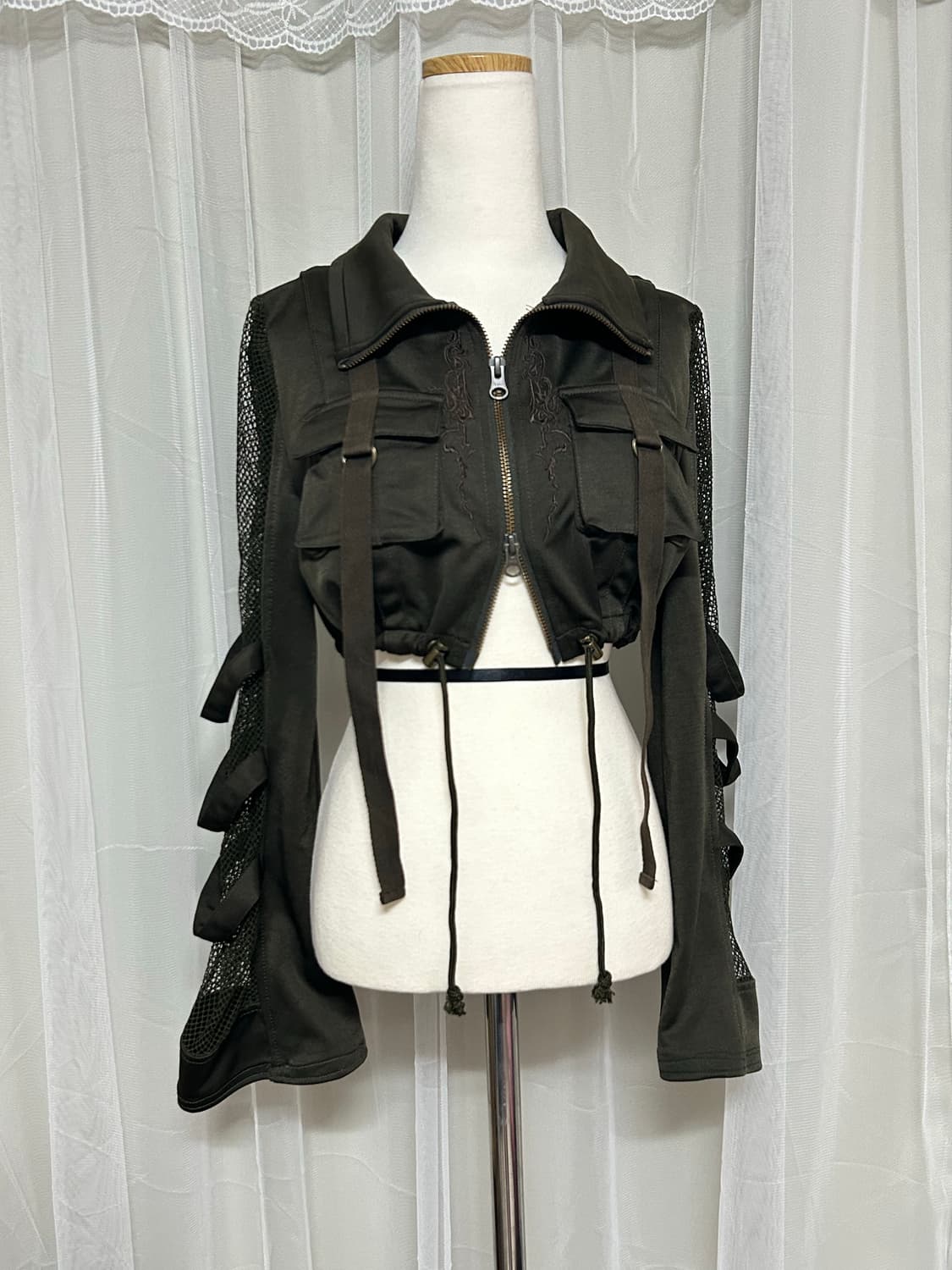 오즈온 카키 크롭 투웨이 자수 자켓 상품이미지1