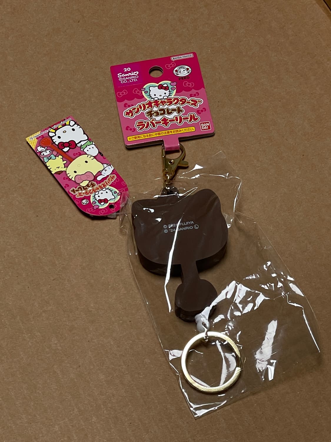 [새상품]산리오 헬로키티 초콜릿 모양 릴키링 상품이미지2