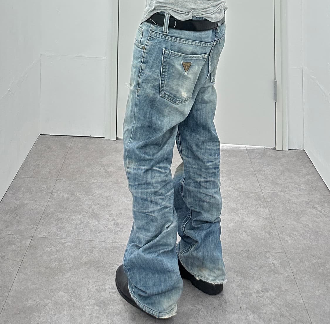 Guess destroyed denim sagging jeans  상품이미지2