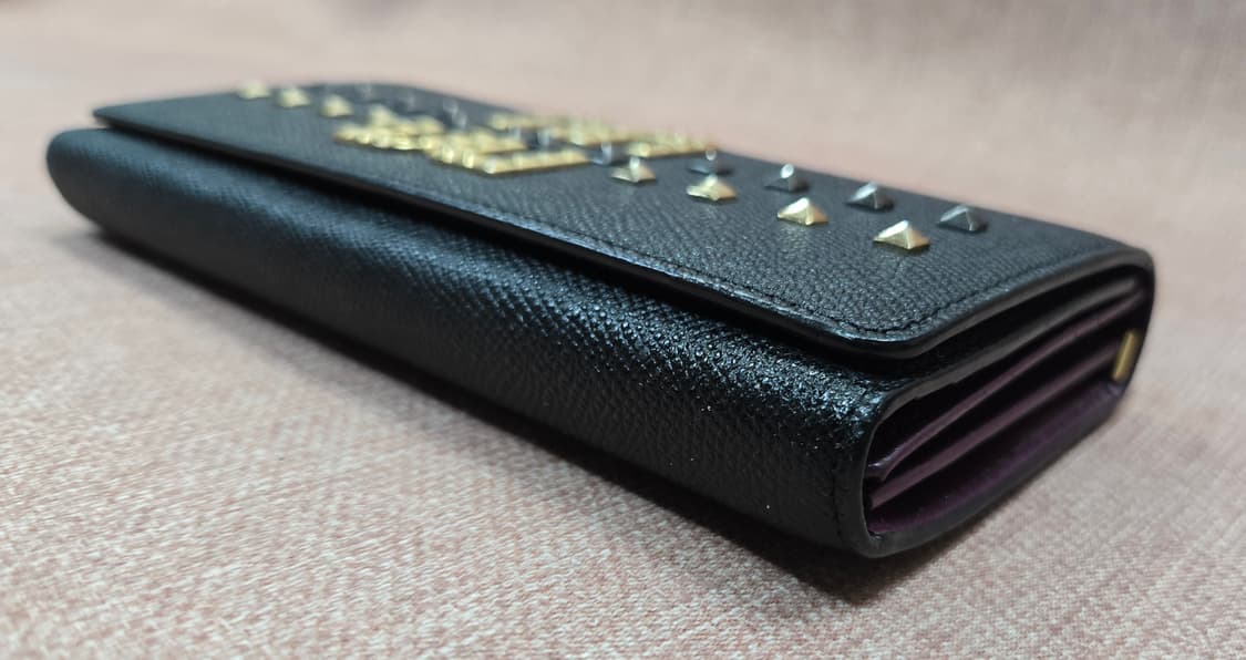 닥스 미사용  블랙 스터드 DD 로고 소가죽 여성 장지갑 상품이미지3