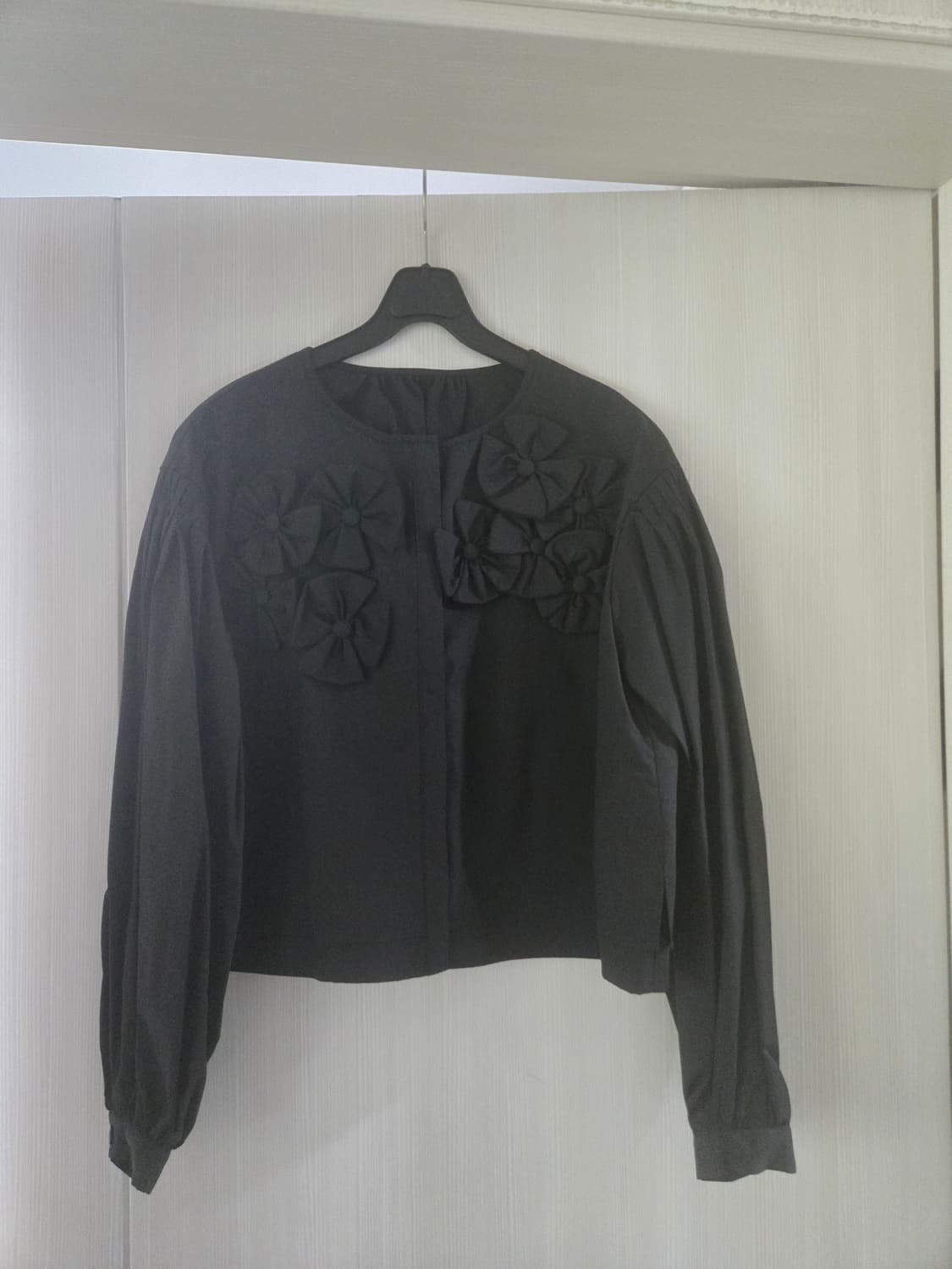 로지몬스터 꽃장식 블라우스 세트업  상품이미지5