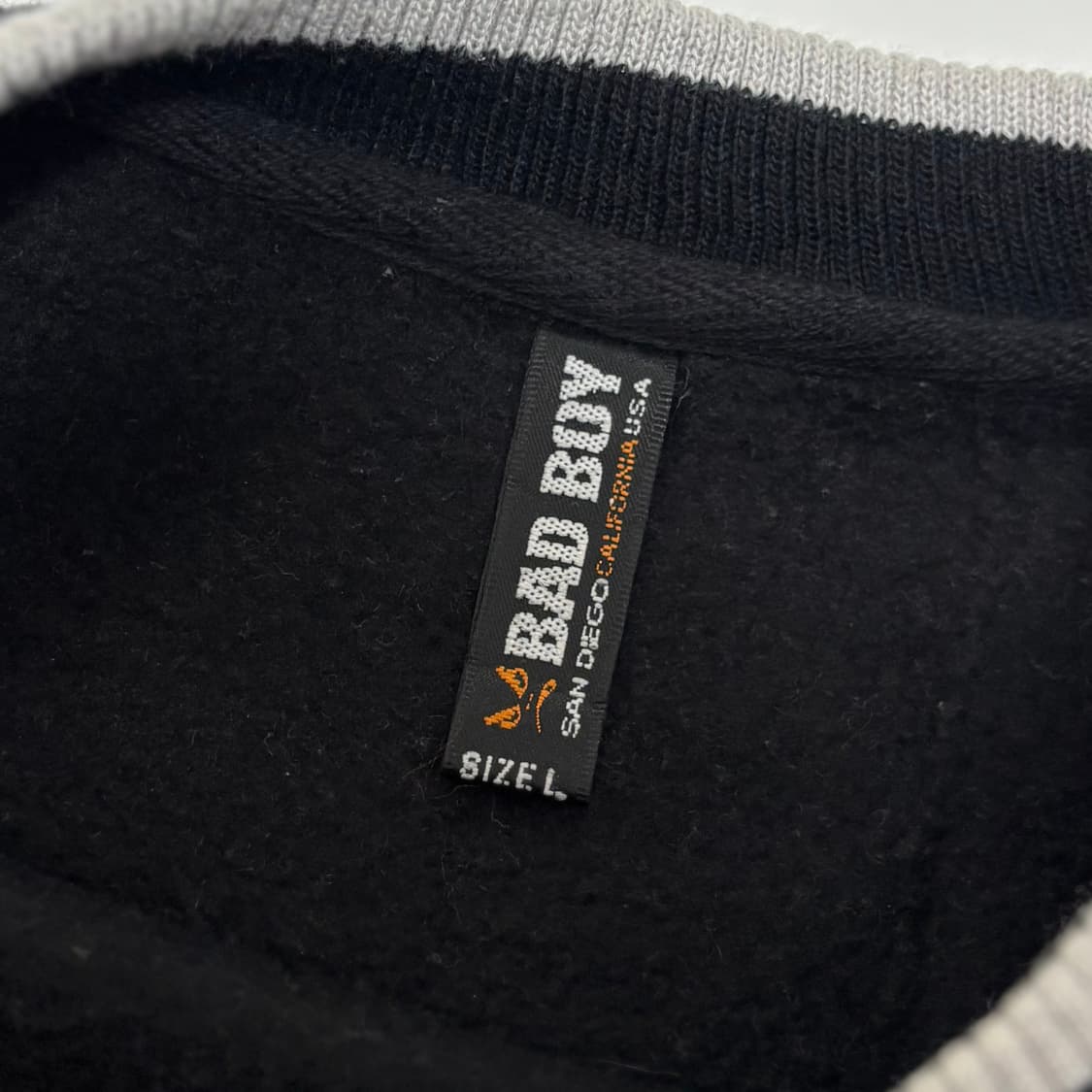 배드보이 캘리포니아 빅 로고 자수 라인 맨투맨 상품이미지2