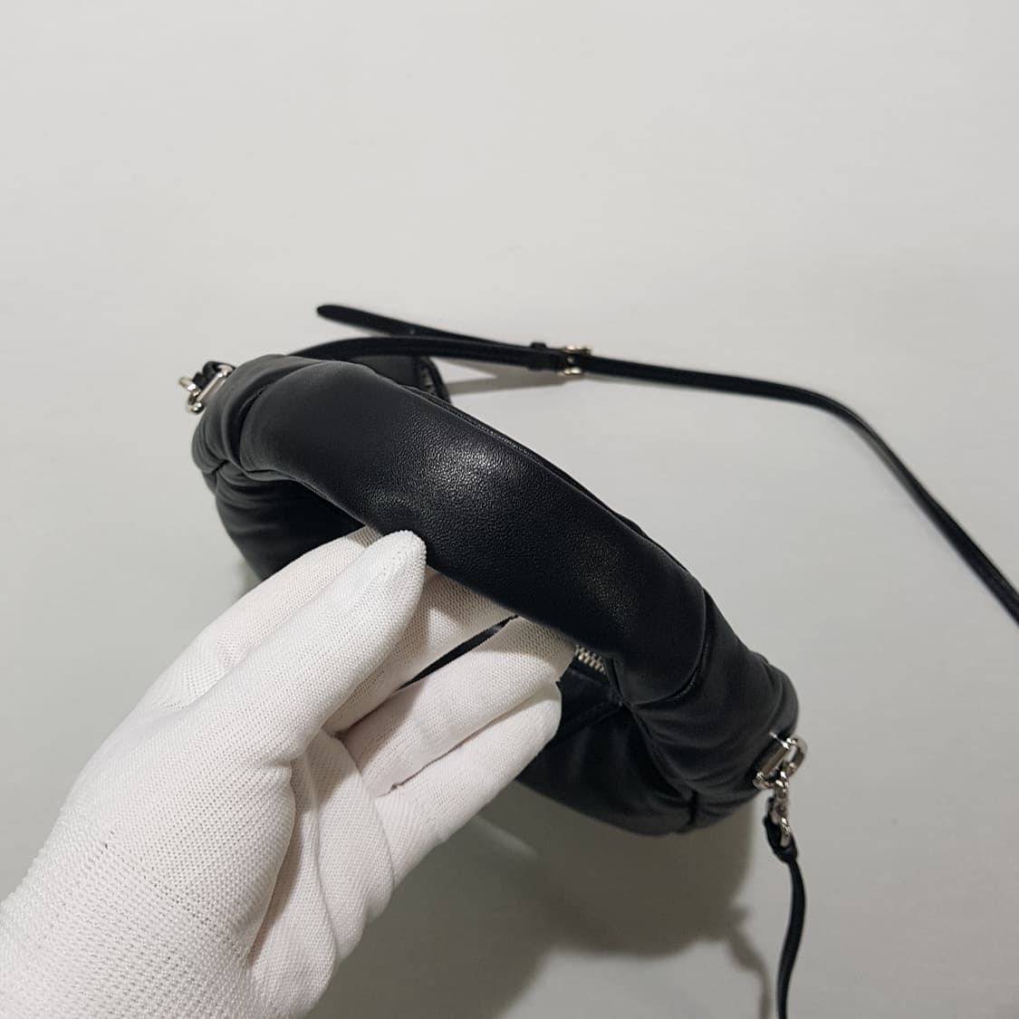 프라다 소프트 패딩 나파 가죽 호보백 1BA384 상품이미지6