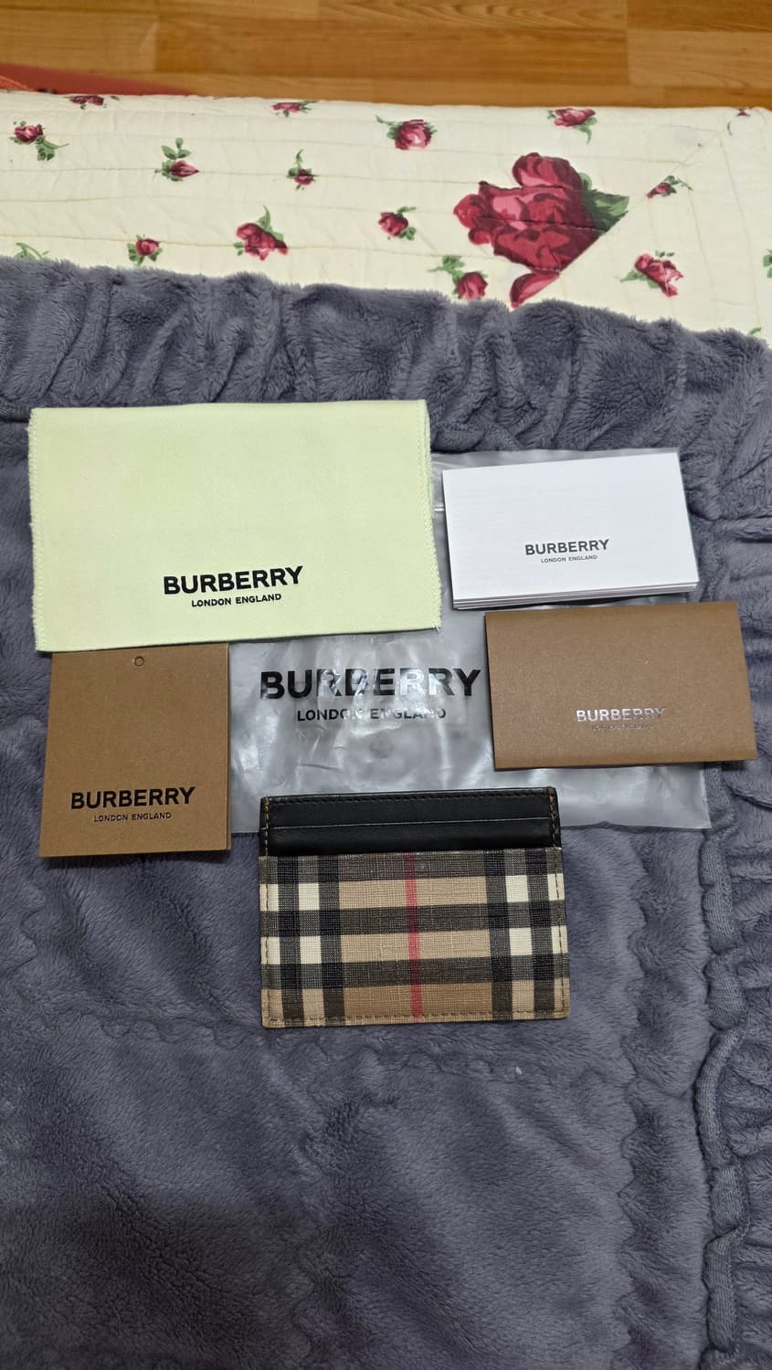 (정품) 버버리 체크 카드지갑/남녀공용/개인/팝니다. 상품이미지1