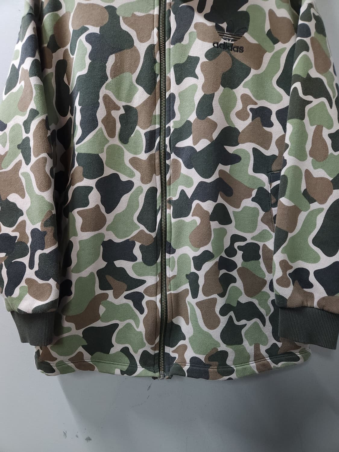 아디다스 베이프맛 루즈핏 여성 카모 집업 상품이미지2