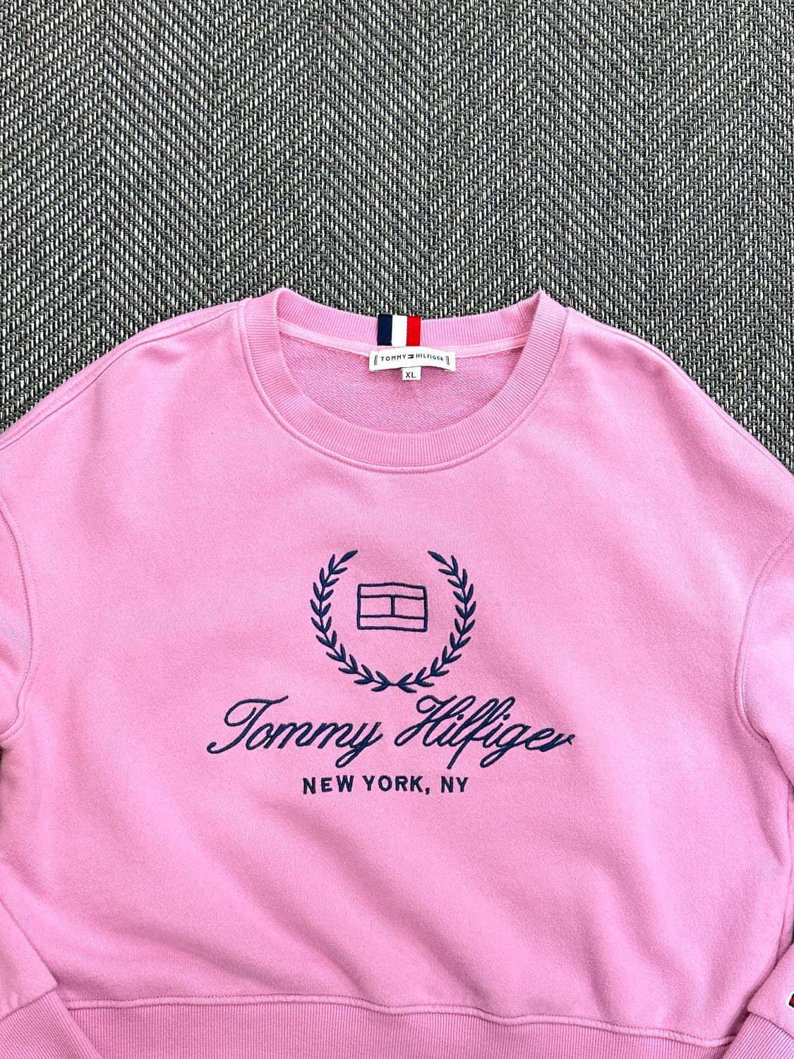 타미힐피거 크롭 맨투맨 상품이미지2