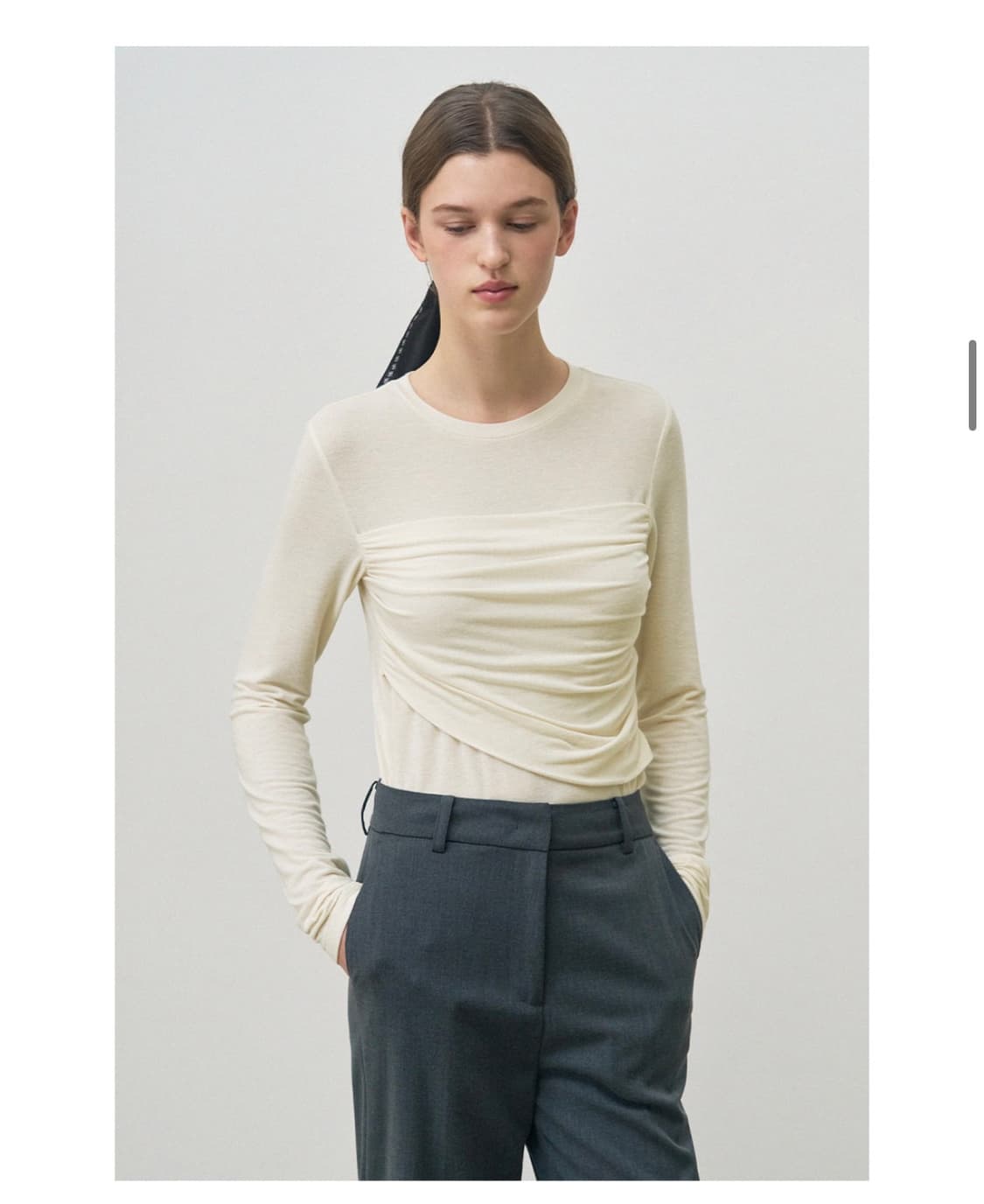 (새상품)(S) 드로우핏 우먼 셔링 드레이프 롱슬리브 티셔츠 IVORY  상품이미지5