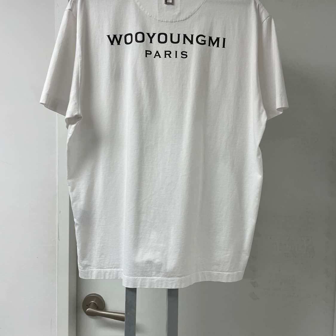 우영미 백로고 반팔 티셔츠 화이트 48 상품이미지3