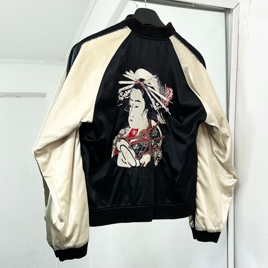 호시히메 리버시블 자수 스카쟌 자켓 상품이미지1