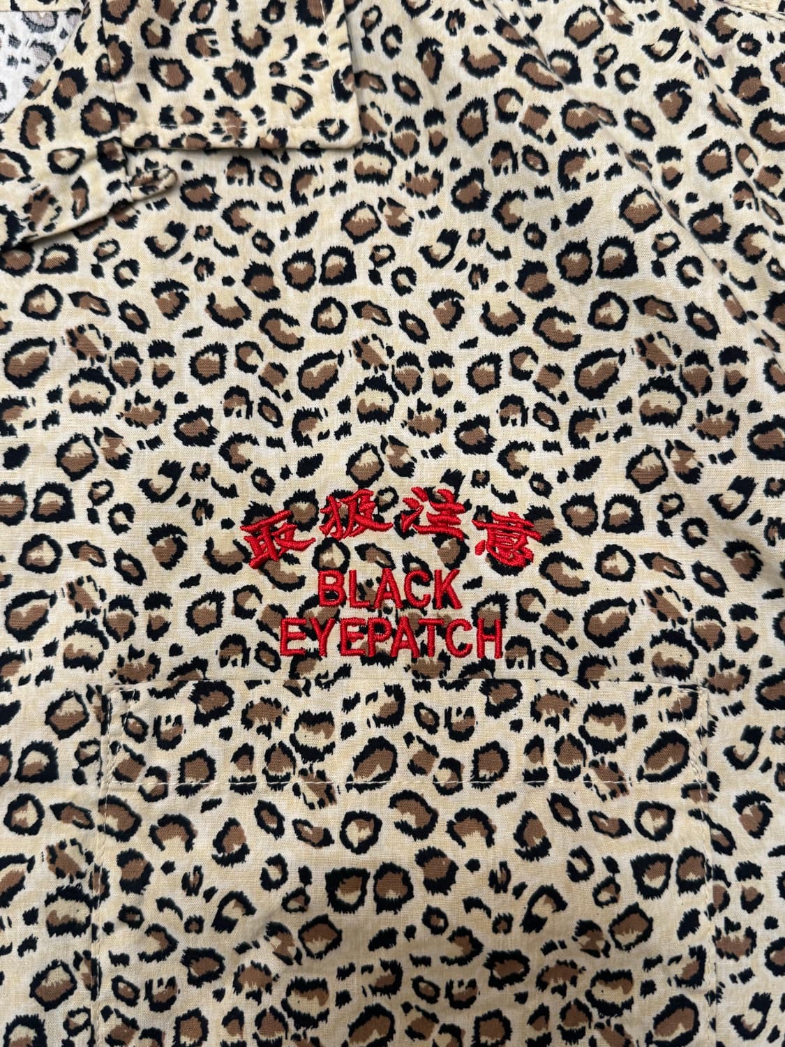 [L] 블랙 아이 패치 HWC 오픈카라 셔츠 레오파드  상품이미지4