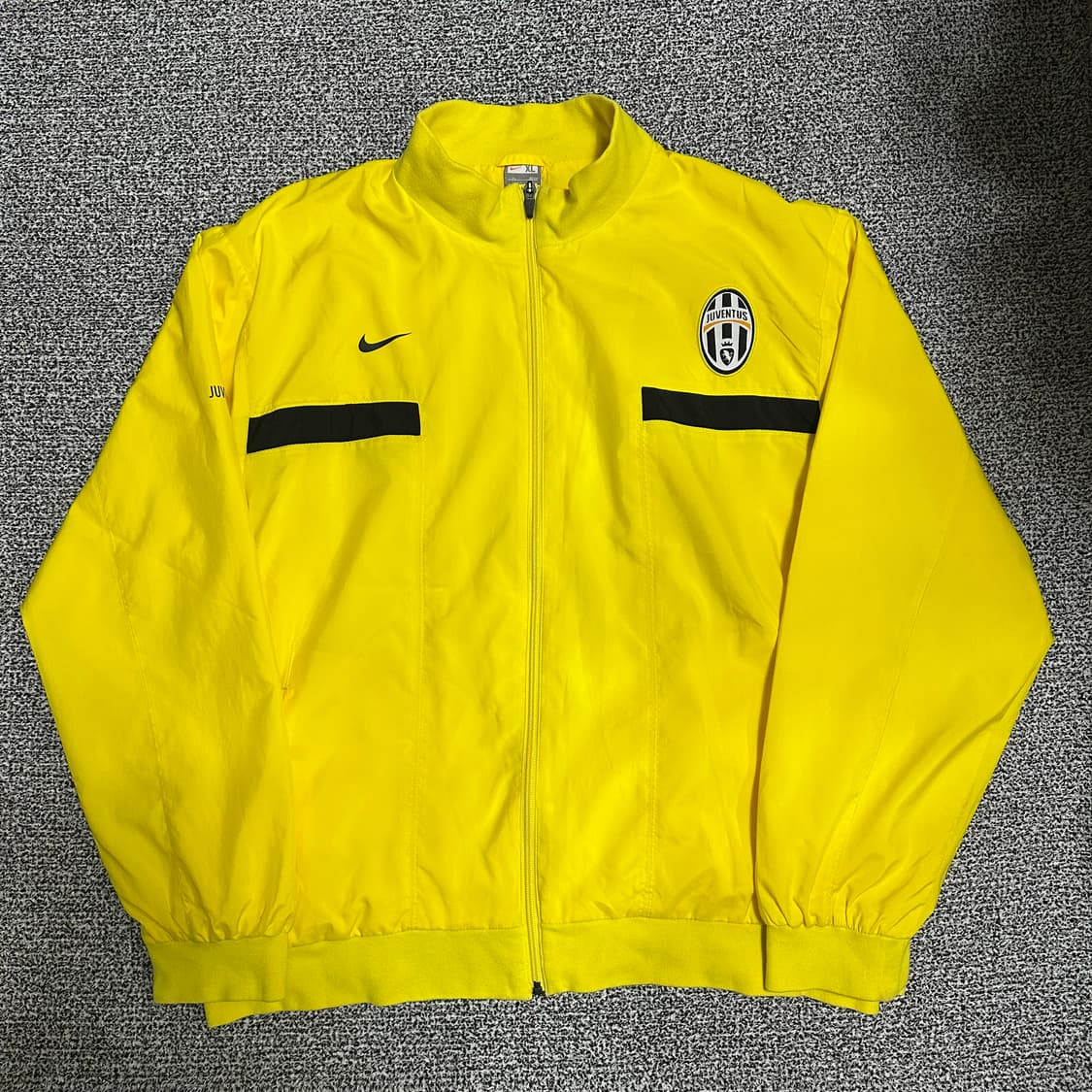 (XL) 나이키 유벤투스 08-09 바람막이 자켓 상품이미지1