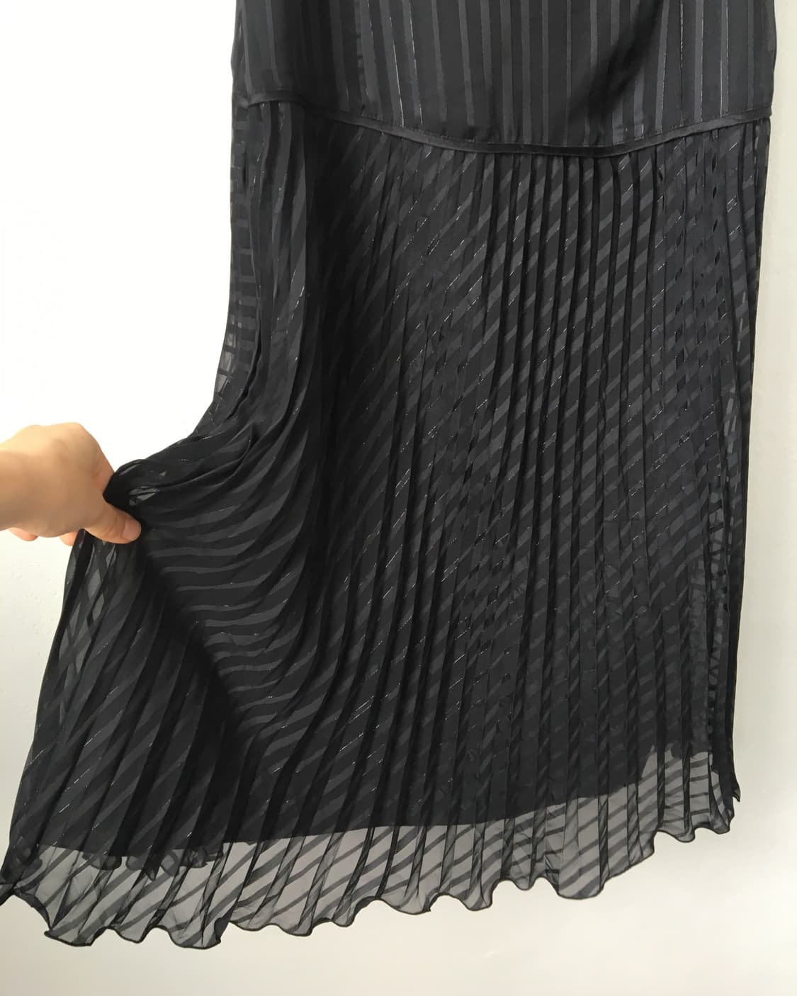 Tied point pleats pattern sleeveless one 상품이미지4