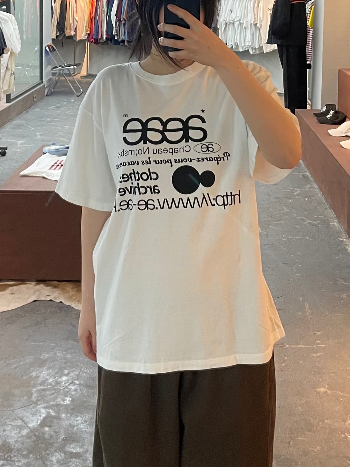 에이이에이이 웹로고 화이트 반팔 H2518 상품이미지1