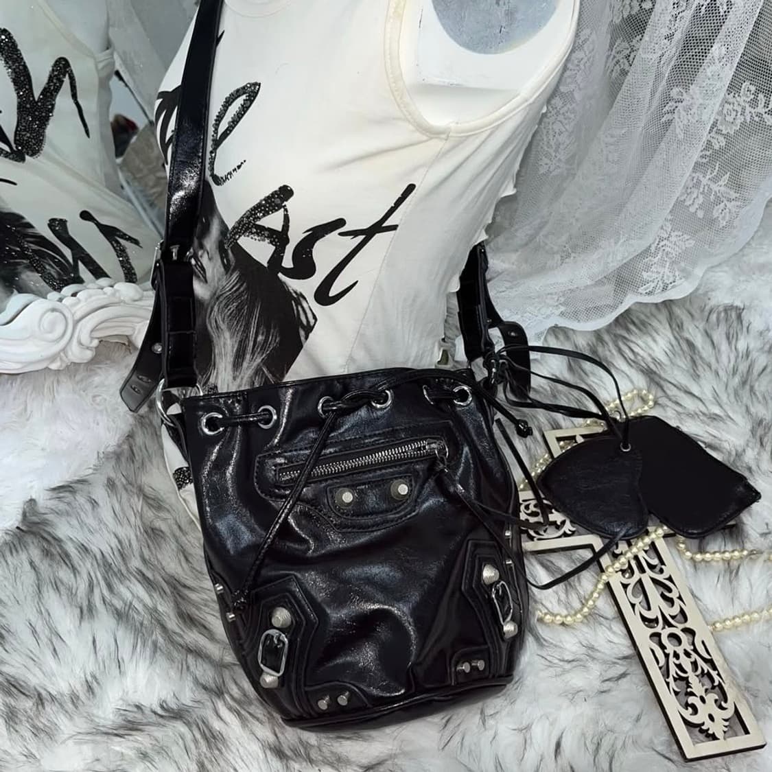 빈티지 스터드 크로스백 상품이미지1