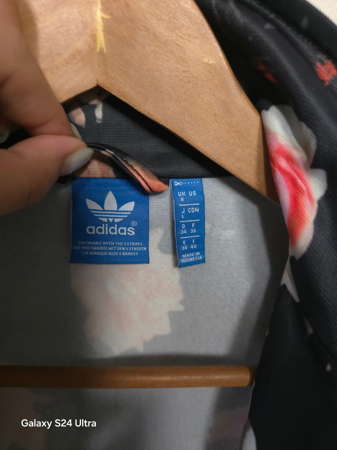 아디다스 블랙 플라워 져지 UK 8 ✨️정품✨️

 상품이미지3