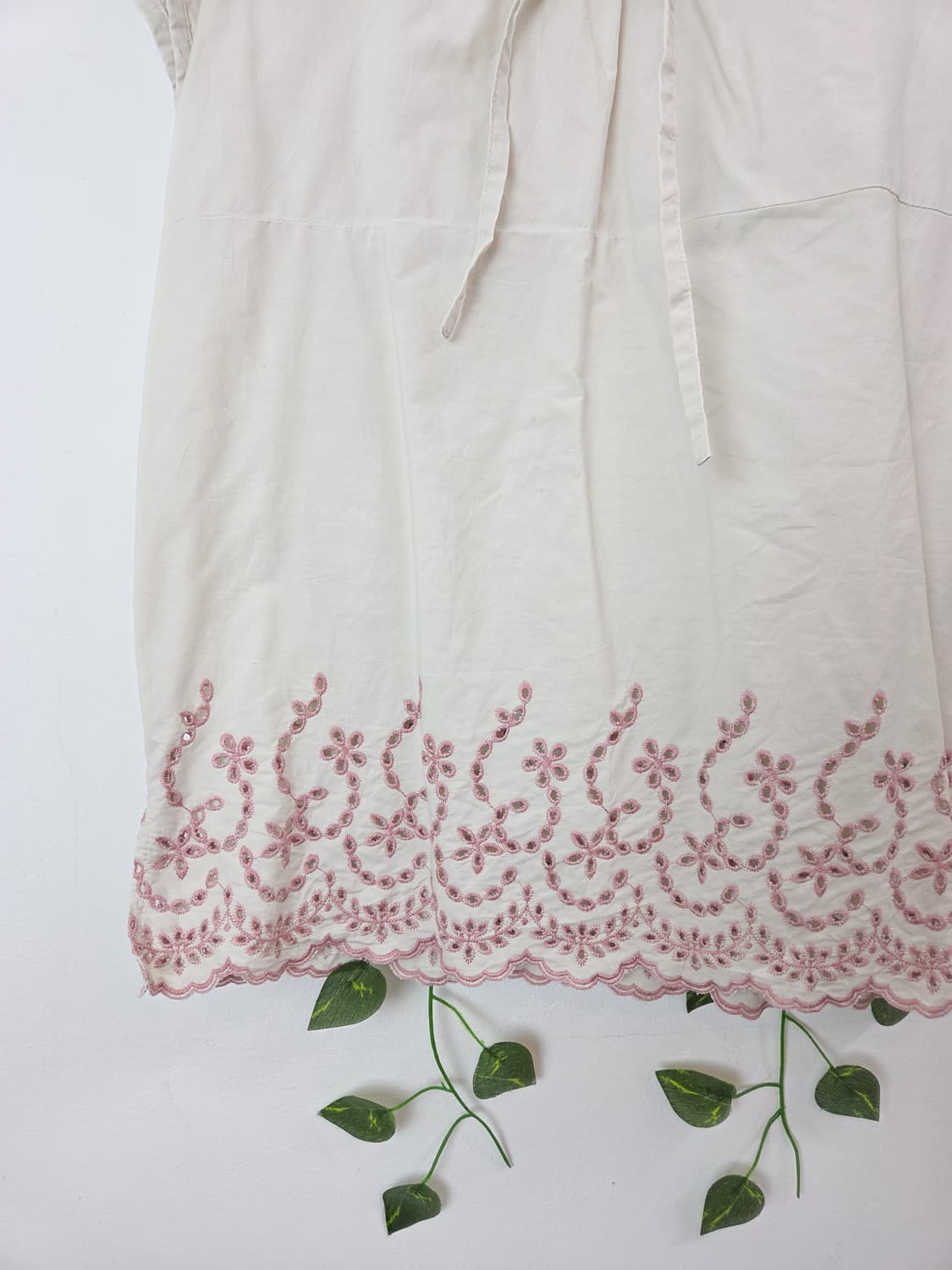 밑단 펀칭 블라우스 상품이미지3