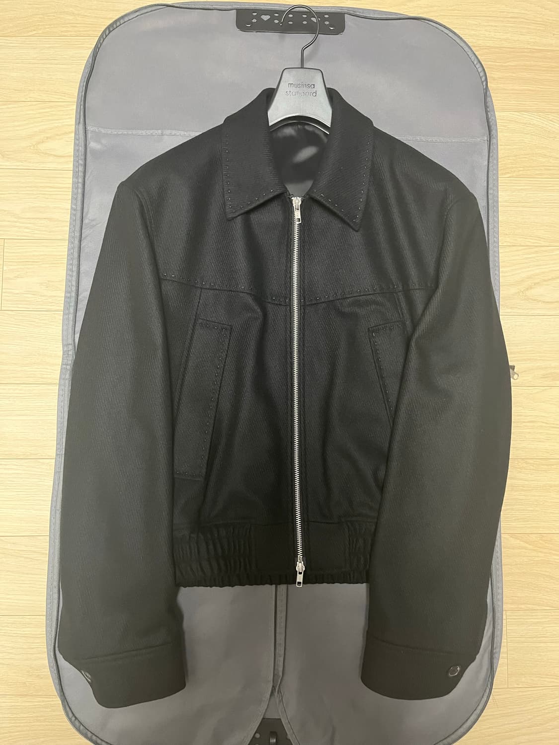 엘무드 아이코닉 울 블루종 자켓 MAINE 블랙 상품이미지3