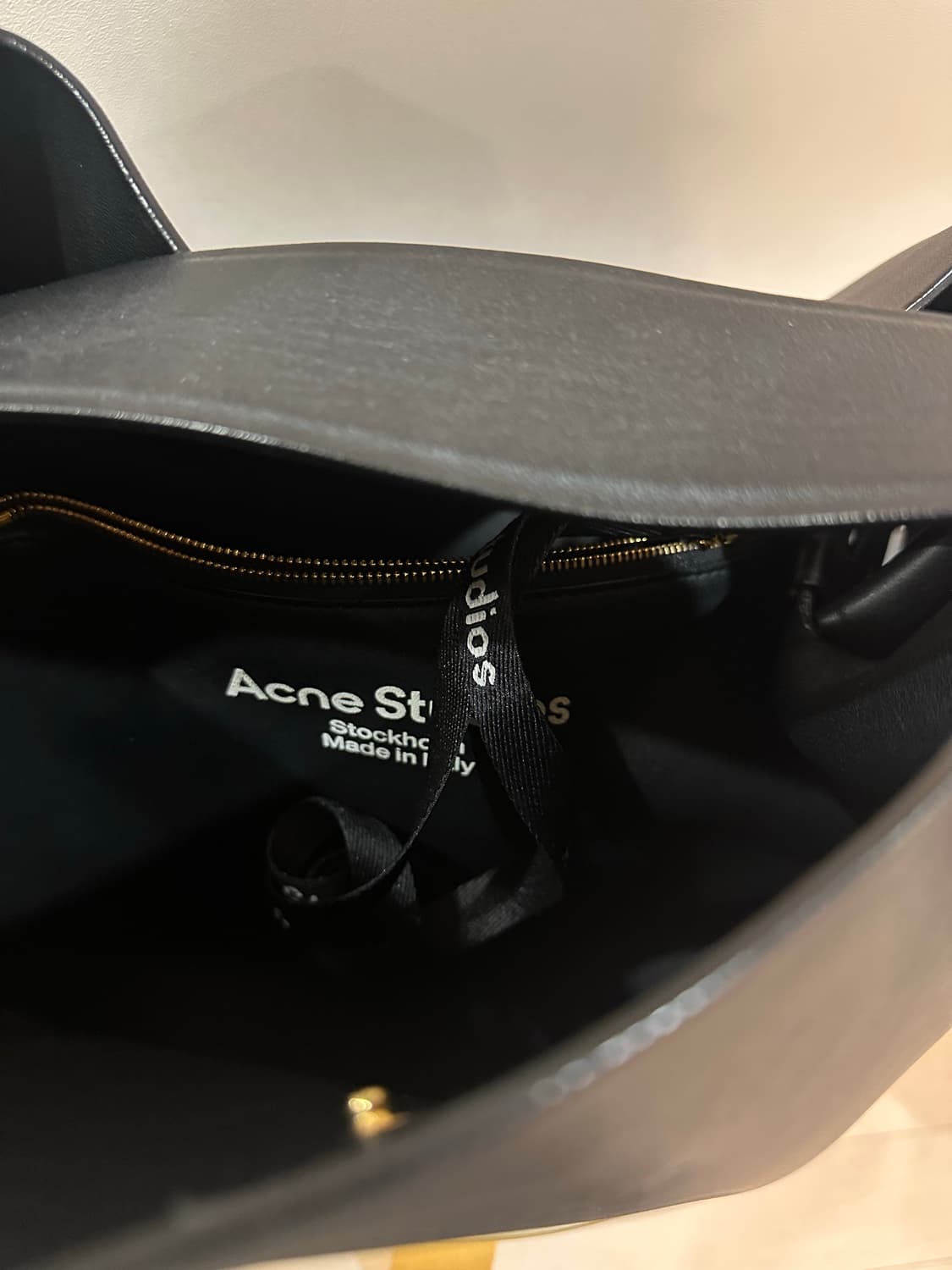 아크네 무수비 라지 L 상품이미지3