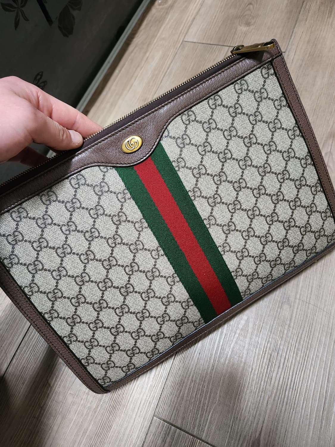 구찌 오피디아 GG 수프림 캔버스 포트폴리오 케이스 베이지 에보니 브라운 상품이미지1