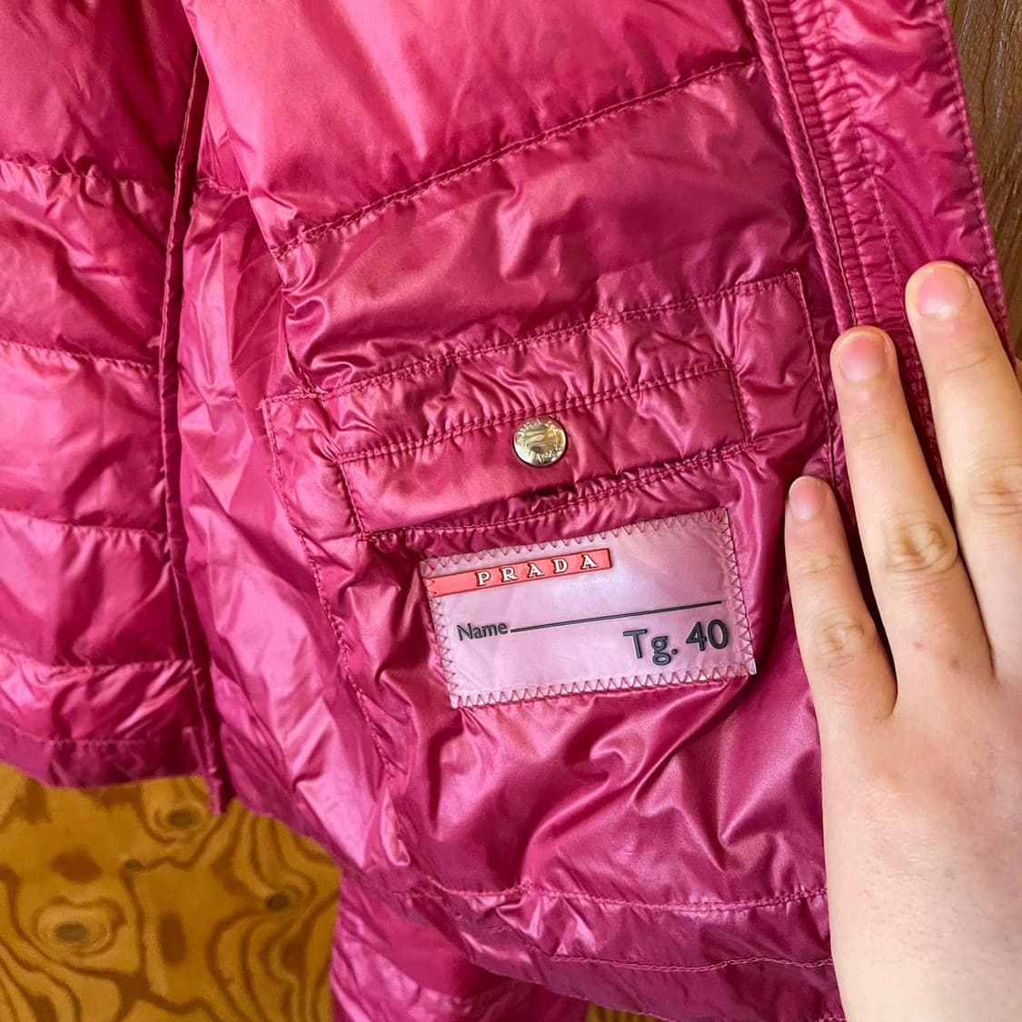 프라다 삼각로고 패딩 판매 합니다.  상품이미지10