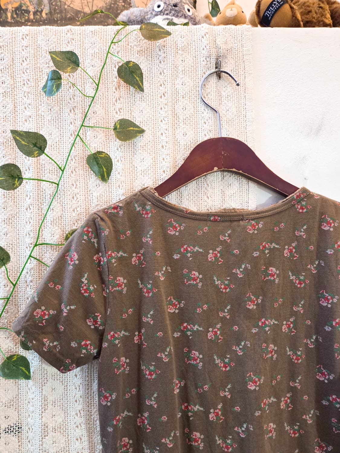 브라운 잔꽃 반팔 티셔츠 상품이미지5