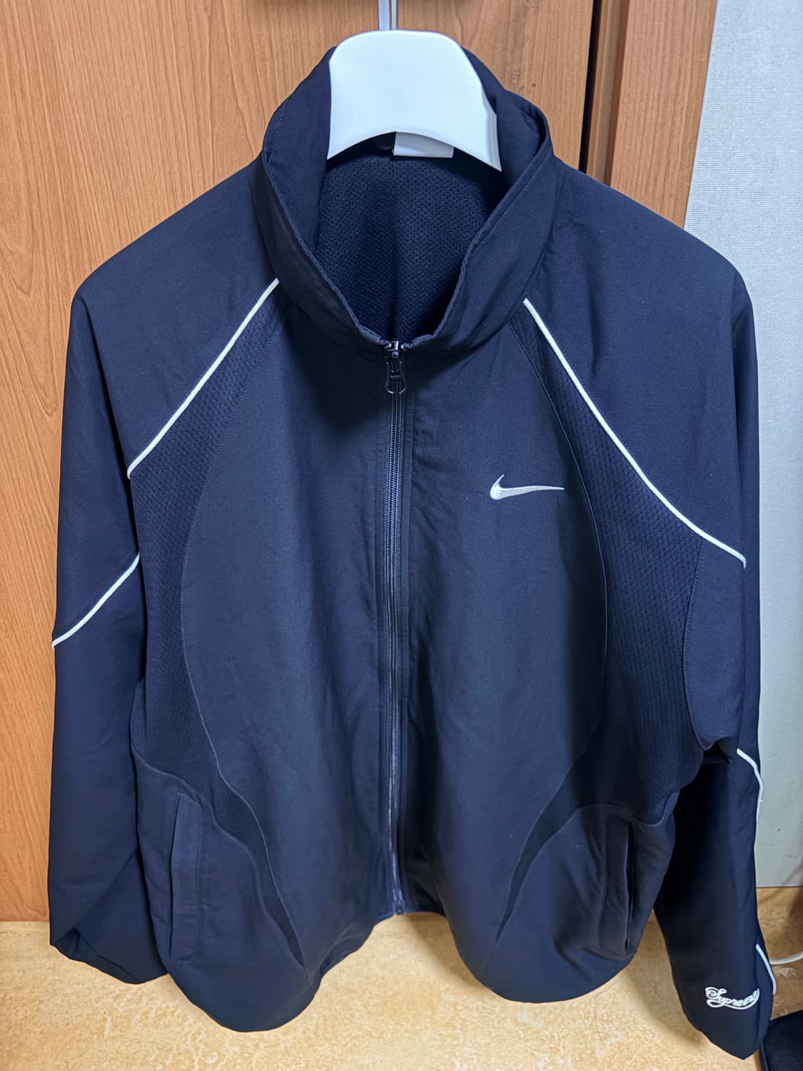 [m] 슈프림 x 나이키 트랙 자켓 블랙 - 25SS 상품이미지1