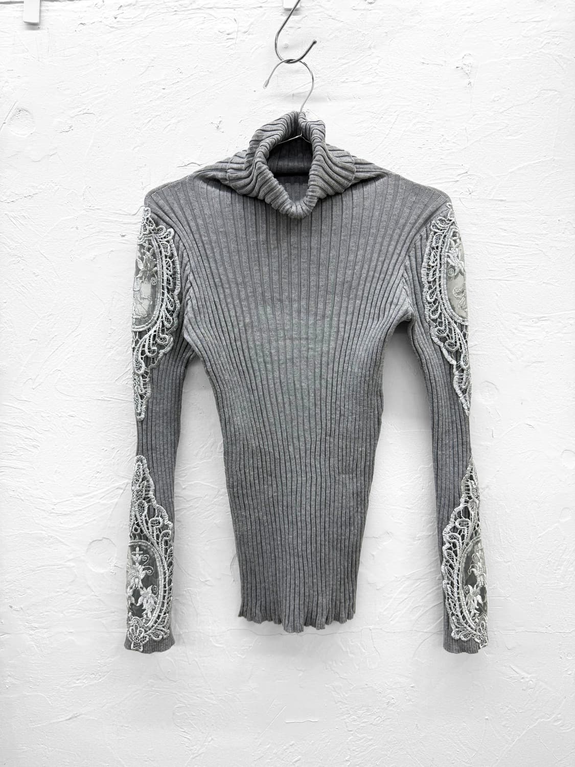 JPN 레이스 암 터틀넥 니트 상품이미지1