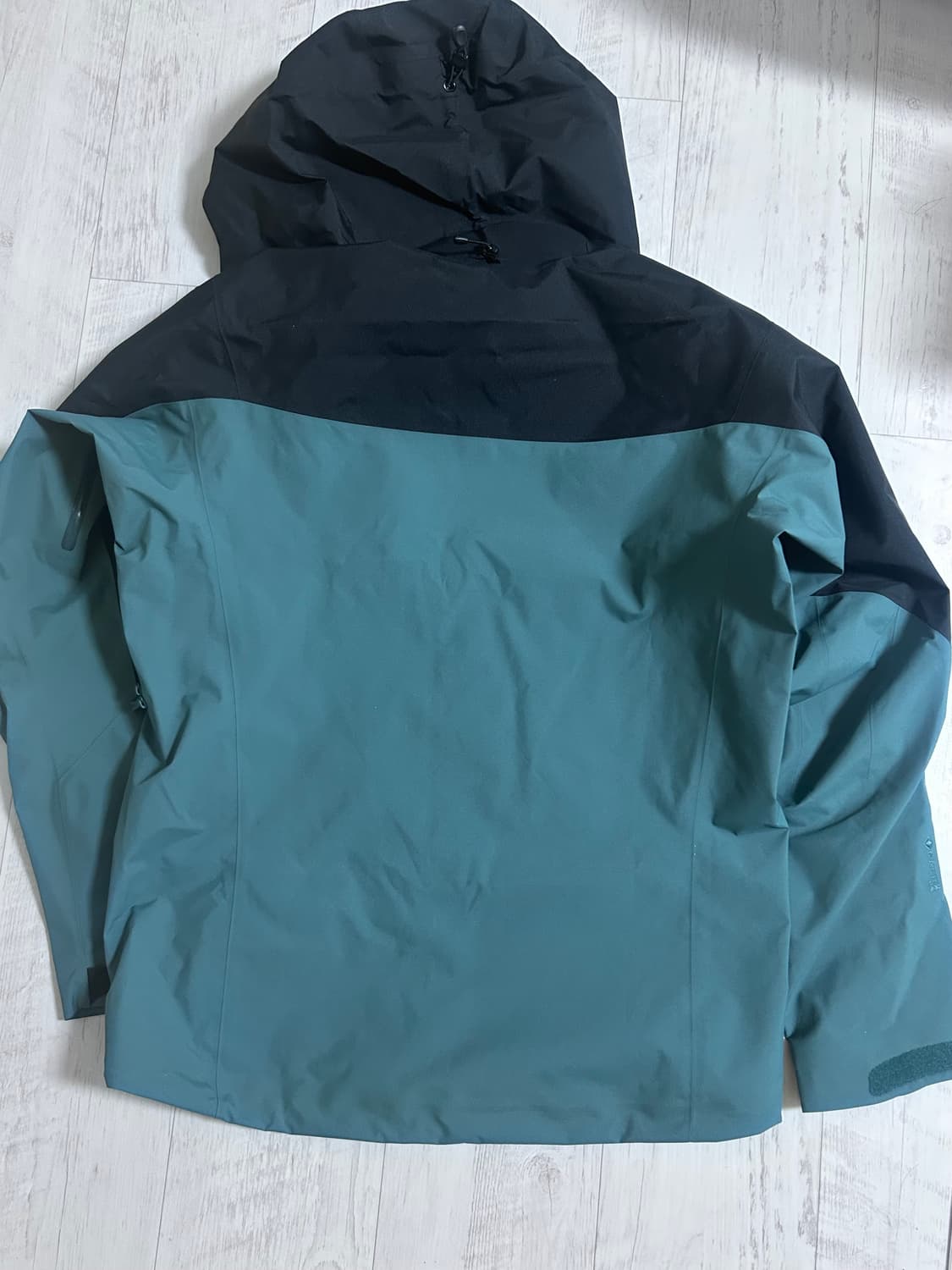 아크테릭스 알파 SV 다크매직 M 상품이미지3