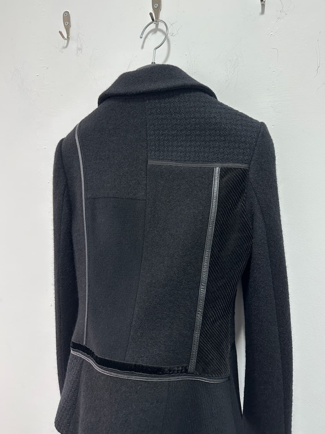 Brooch detail mixed texture jacket 상품이미지8