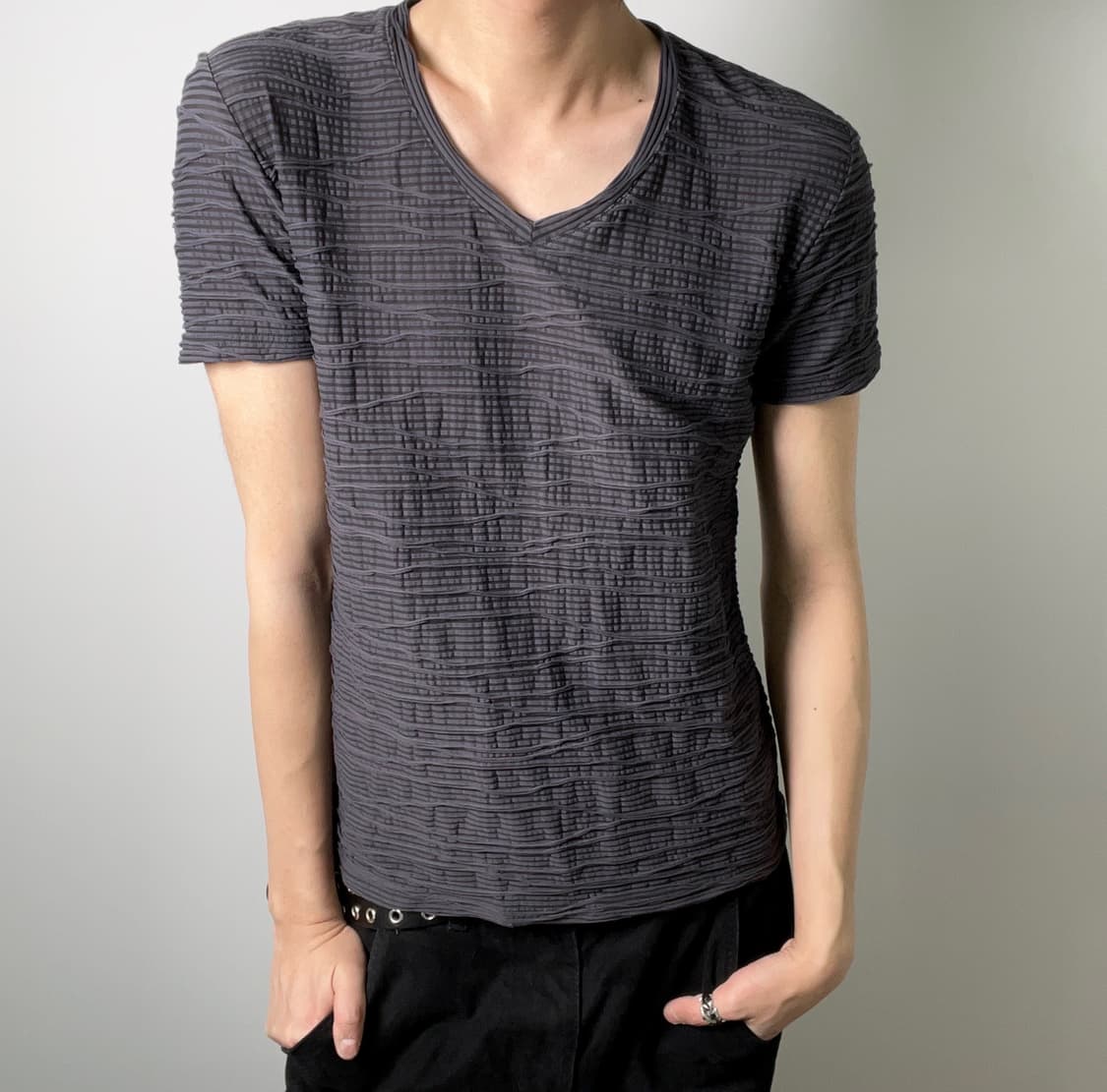 tornado mart 토네이도 마트 웨이브 자카드 브이넥 티셔츠 M 상품이미지1