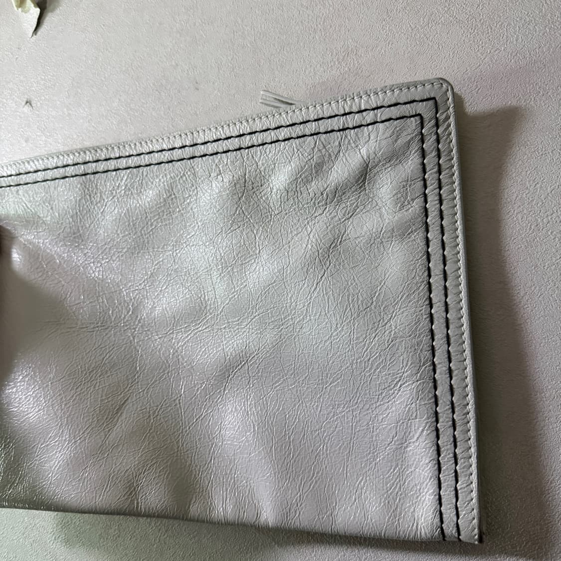 발렌시아가 남성 화이트&레드 클러치백 상품이미지3