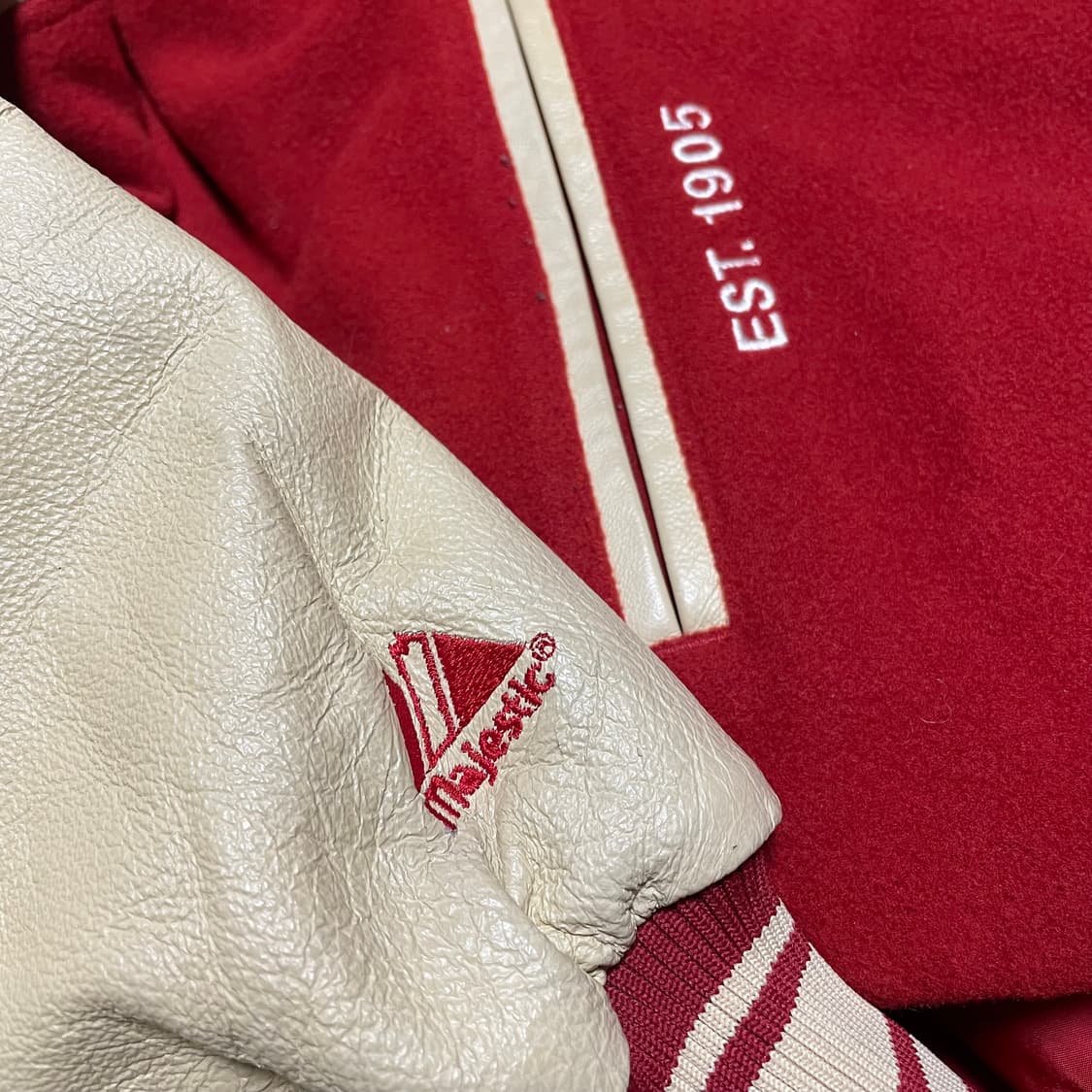 105 마제스틱 레드와인 바시티 자켓 상품이미지5