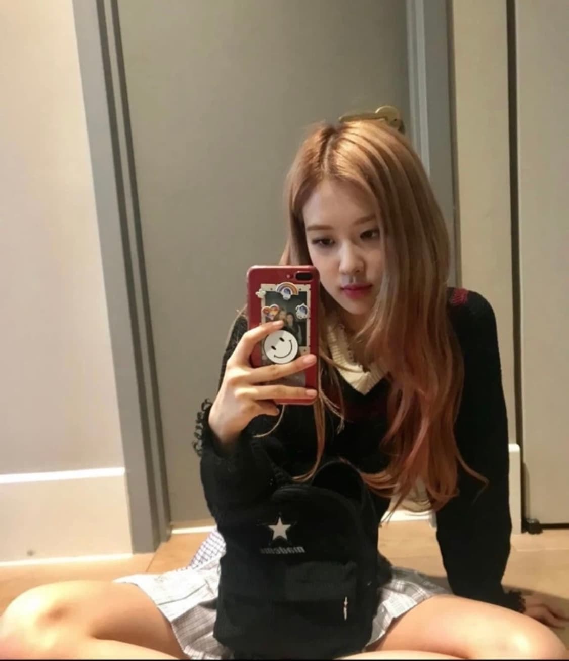 로제 착용 알렉산더왕 크롭 니트  상품이미지1