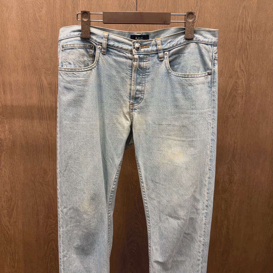 아페쎄 슬림 스트레이트 데님 팬츠 빈티지 워싱 버튼 포켓 디테일 연청 상품이미지4