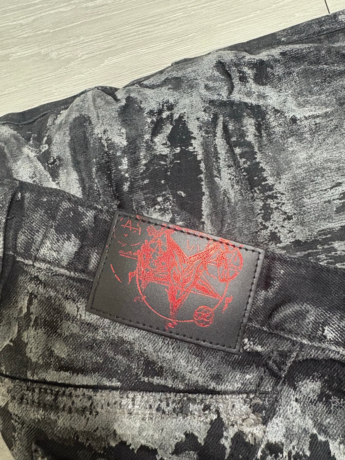 에모스탠스클럽 펜타그램 코팅 배기 플레어진 상품이미지3