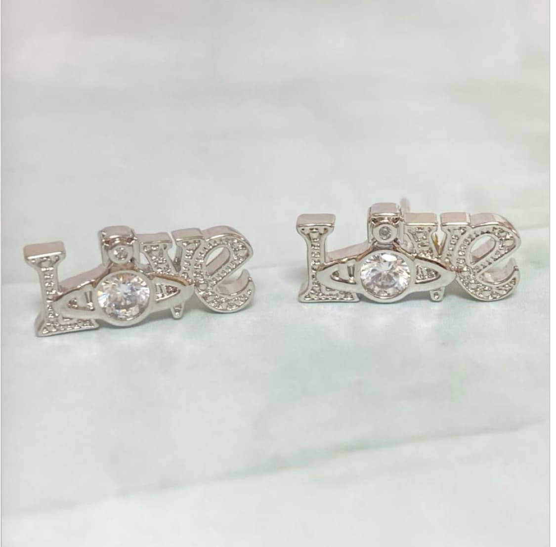 비비안 웨스트우드 아카이브 love orb 화이트 크리스탈 귀걸이 상품이미지1