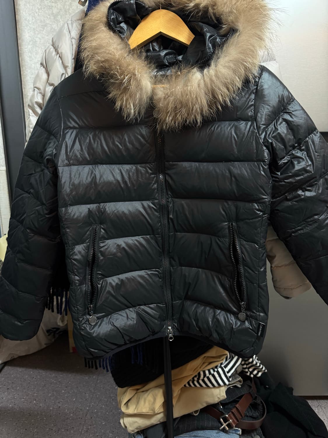 캘빈 클라인 퍼패딩 판매합니다 상품이미지2