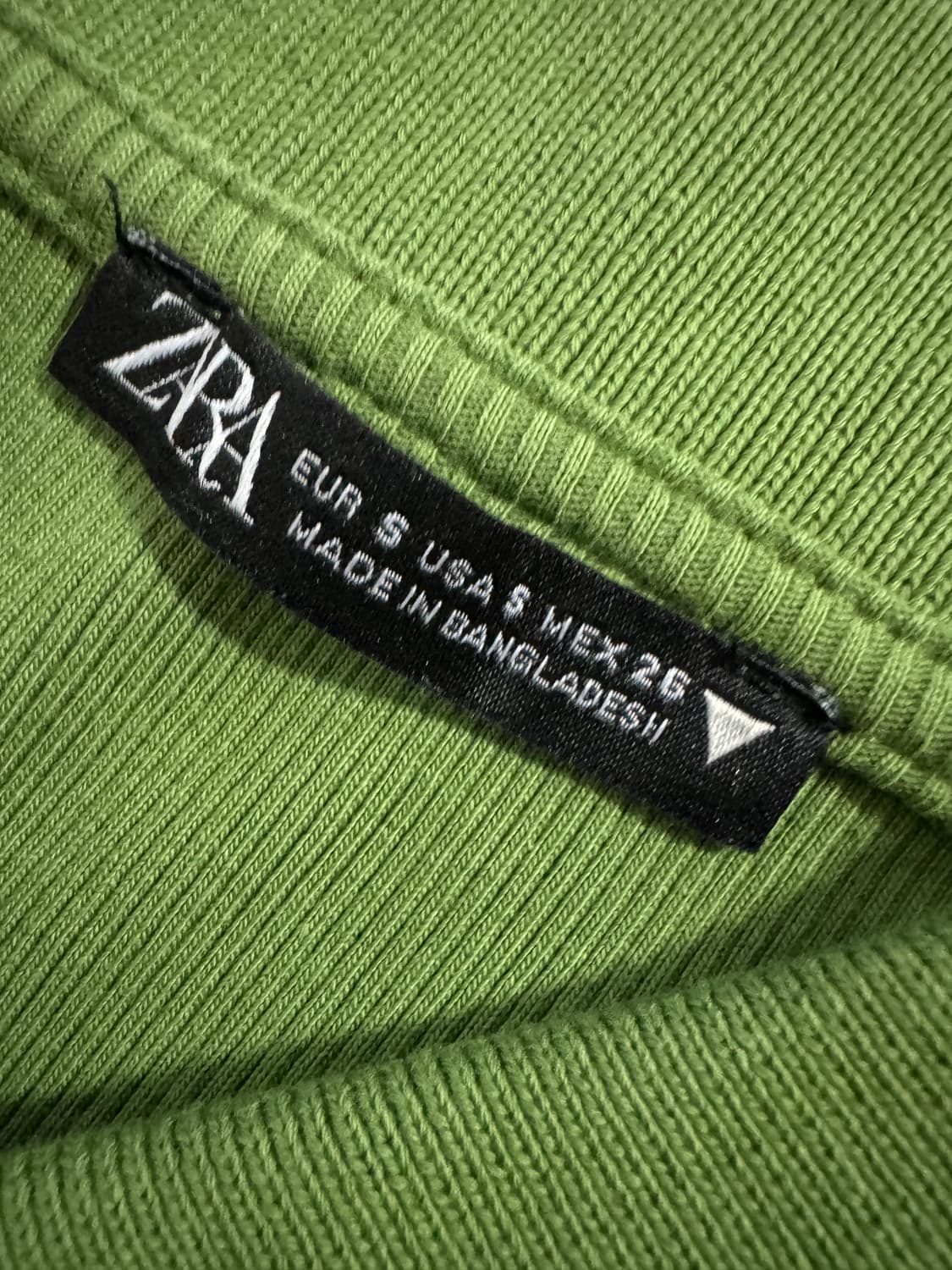 여성 자라 ZARA 골지 버튼 긴팔 크롭 가디건 S 그린 상품이미지3