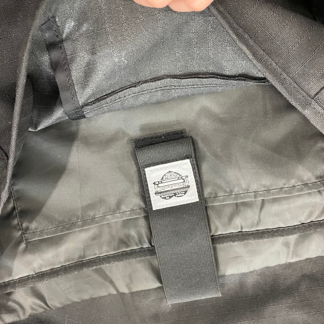 611 칼하트 크로스백 메신저백 상품이미지5