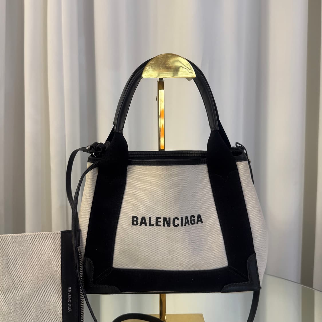 발렌시아가 카바스 xs 토트백 상품이미지1