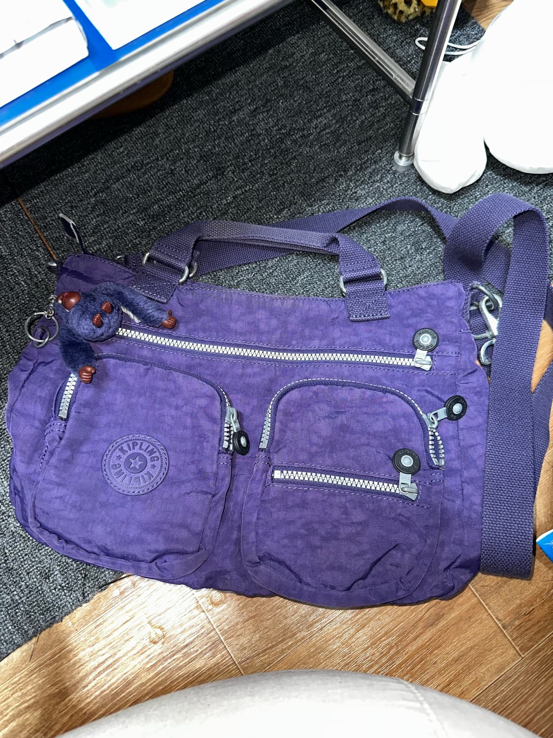 키플링 보라색 크로스백 상품이미지1