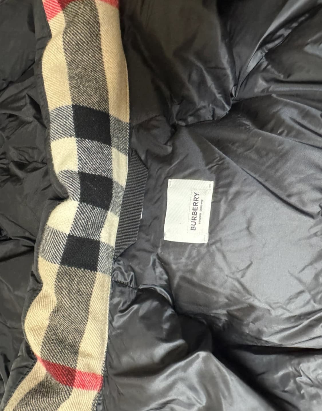 버버리 블랙 로고 롱패딩 상품이미지4