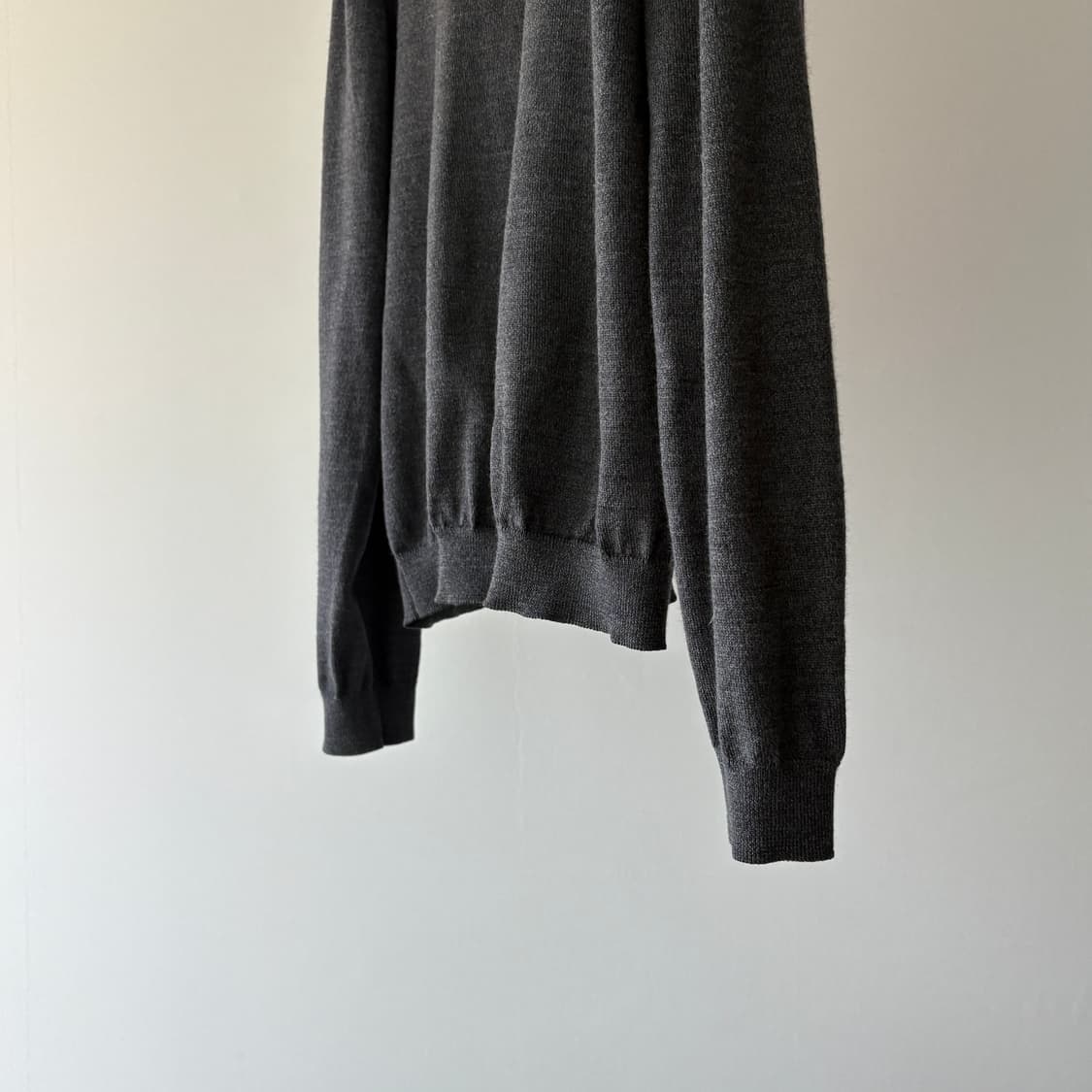  ▫️Boss V-Neck Wool Knit 상품이미지4