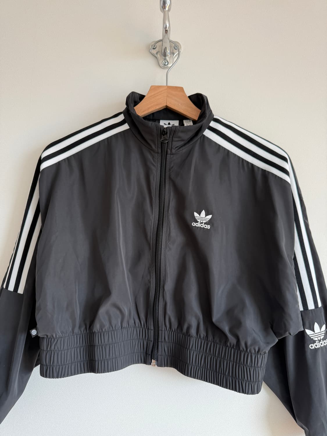 아디다스(adidas) 크롭 바람막이 윈드브레이커 상품이미지2