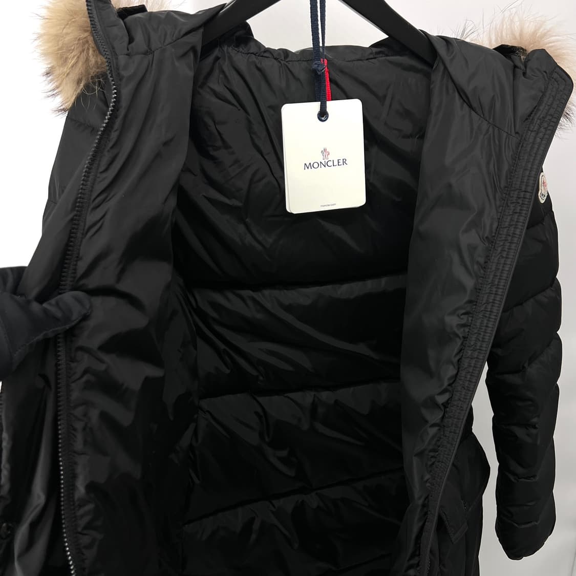 [1사이즈] 몽클레어 클로에 라쿤 퍼 여성 롱패딩 블랙 상품이미지7