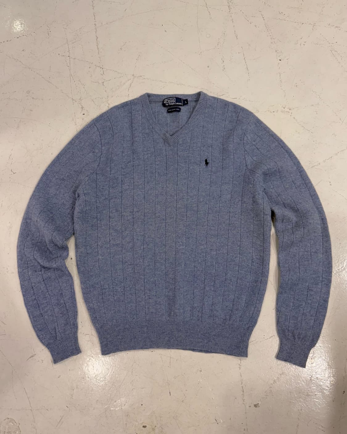 폴로 브이넥 블루 니트 상품이미지1