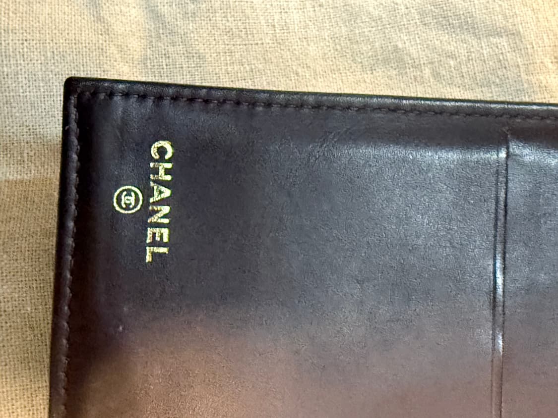 20번대 정품 샤넬 금장 캐비어 클래식 장지갑 팝니다 상품이미지3