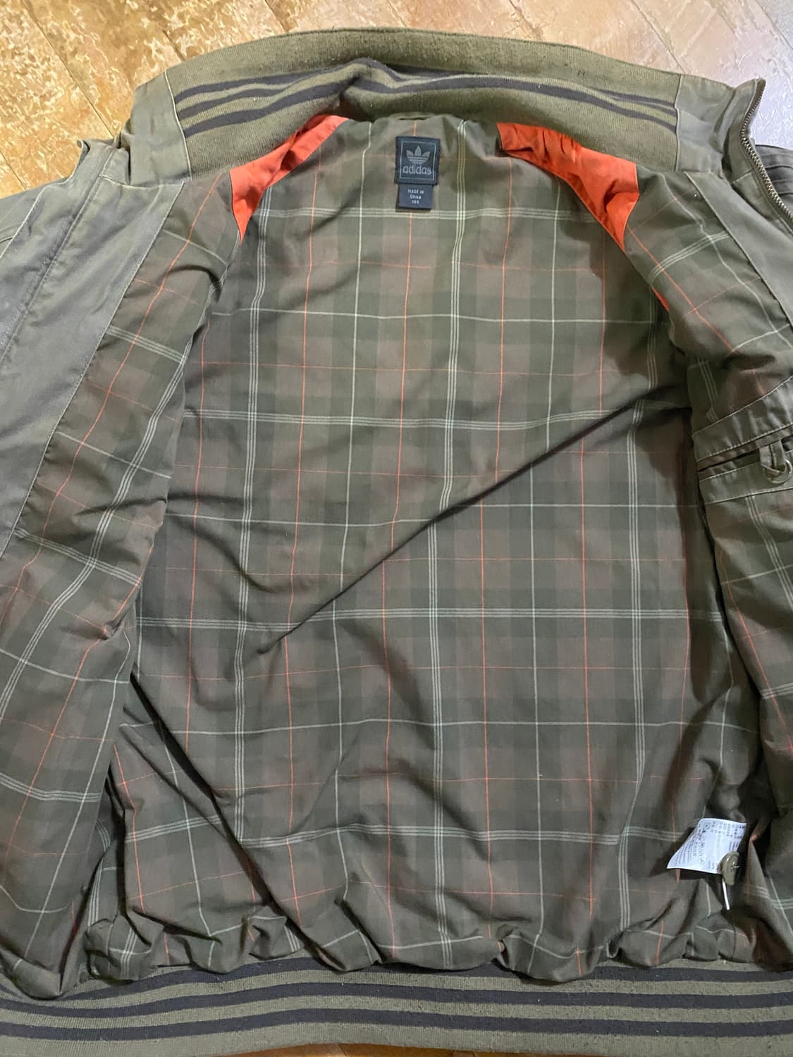 아디다스 올리브 카키 체크 안감 자켓 105 상품이미지3