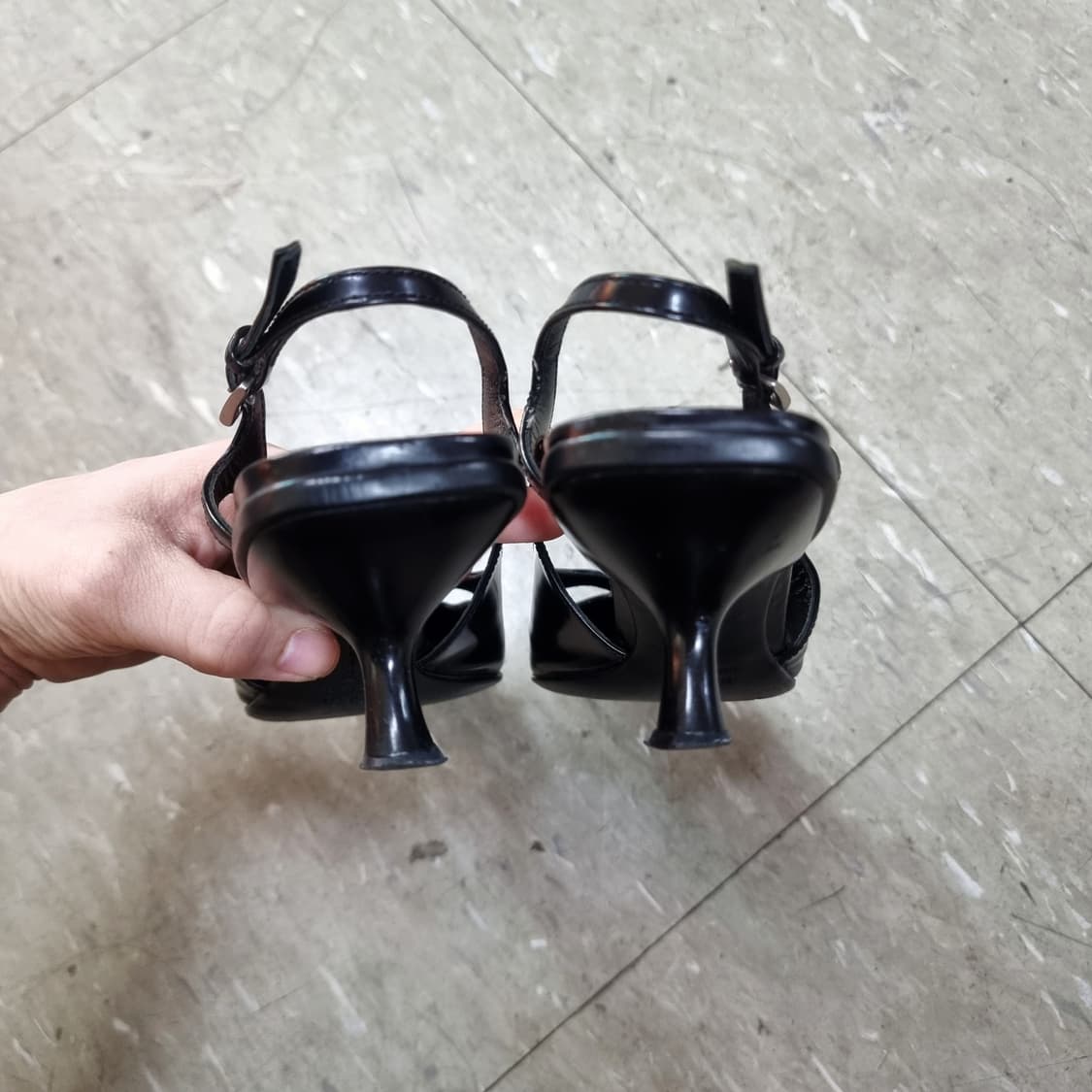 프라다 PRADA 에나멜 샌들 구두 슬링백 슈즈 키튼힐 (230/36) 상품이미지5